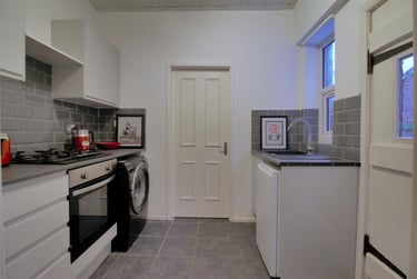 2 bed flat, Fairfield Road, Jesmond, Newcastle, NE23BY - Image 2